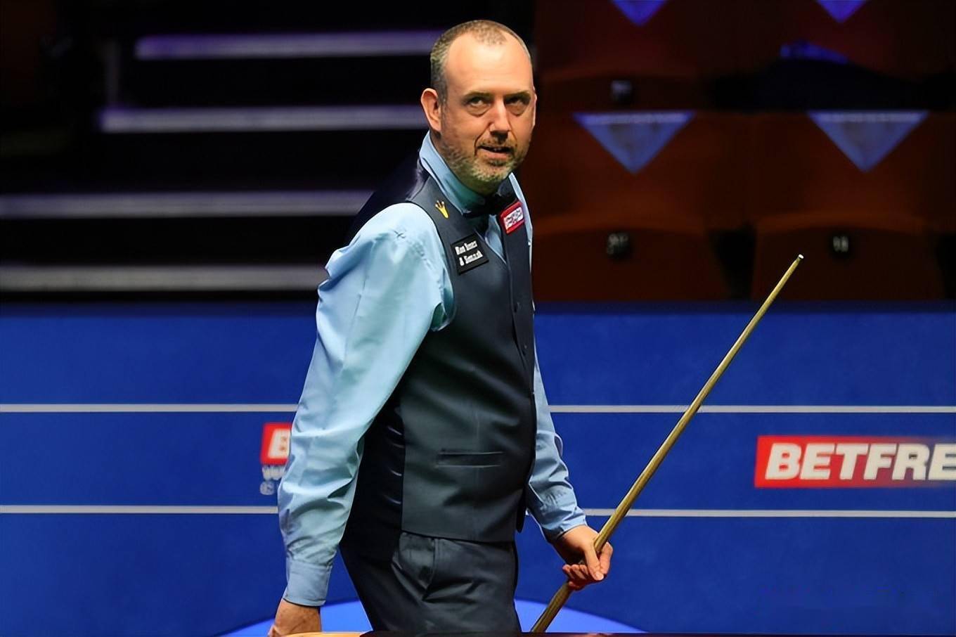 亚中场在加 亚中场在加