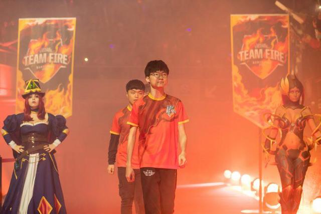 助攻队友完 助攻队友完